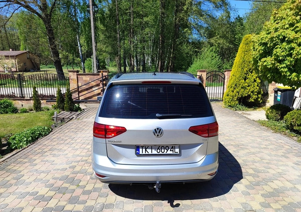 Volkswagen Touran cena 54900 przebieg: 214073, rok produkcji 2016 z Słupca małe 781